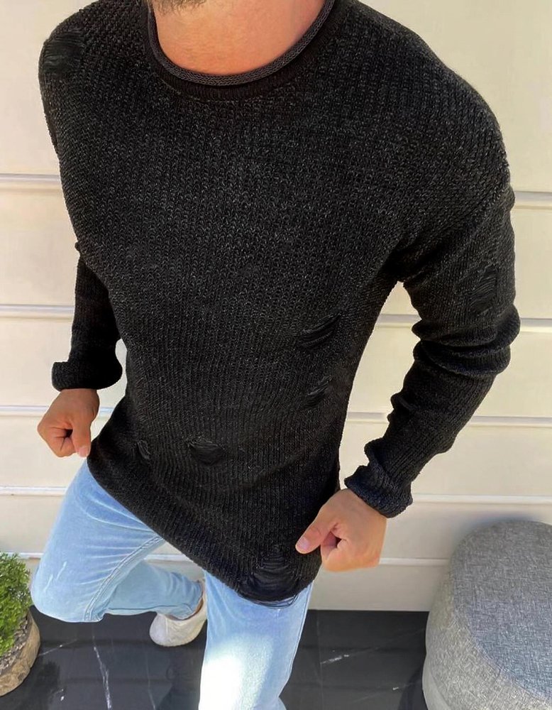 E-shop Čierny moderný sveter pre pánov.