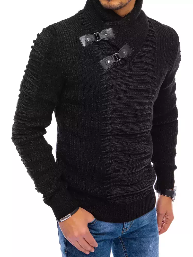Pekný čierny sveter