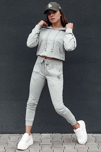Spodnie dresowe damskie RELAX MODE jasnoszare Dstreet UY2137