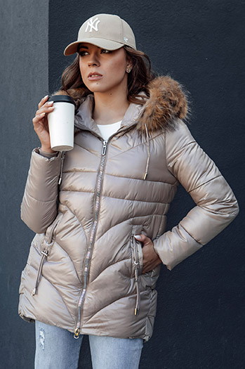 Kurtka zimowa damska z kapturem WINTERCHIC kamelowa Dstreet TY4438