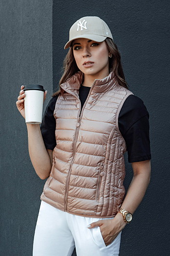 Kamizelka pikowana damska ze stójką STYLISHZ różowa Dstreet TY4449