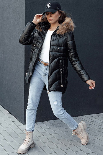 Kurtka zimowa damska z kapturem WINTERCHIC czarna Dstreet TY4455