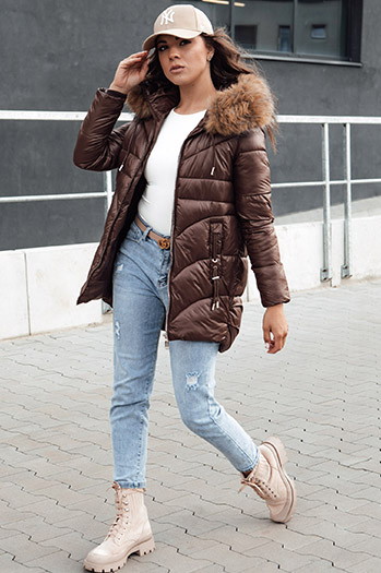Kurtka zimowa damska z kapturem WINTERCHIC brązowa Dstreet TY4458