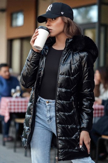 Kurtka zimowa damska pikowana z futerkiem SHINE czarna Dstreet TY4483