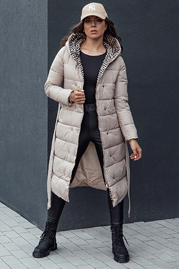 Płaszcz zimowy damski pikowany z kapturem GRACE beżowy Dstreet TY4518