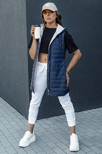 Kamizelka damska pikowana z kapturem MELANI granatowa Dstreet TY4519