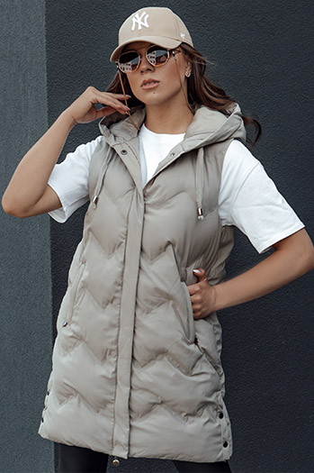 Kamizelka pikowana damska z kapturem TAMIRA beżowa Dstreet TY4528