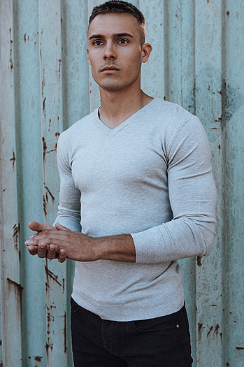 Sweter męski w serek jasnoszary Dstreet WX2218