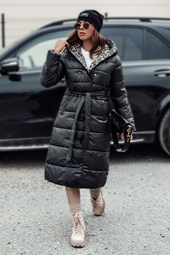 Kurtka damska VELVETTI  długa pikowana z kapturem dwustronna czarna Dstreet TY4654