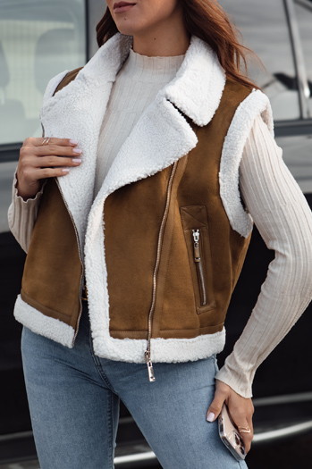 Kamizelka damska zamszowa z kożuszkiem WOOLZIP kamelowa Dstreet TY4741