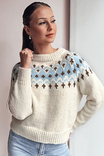 Sweter damski one size SKADOVA jasnobeżowy Dstreet MY2351