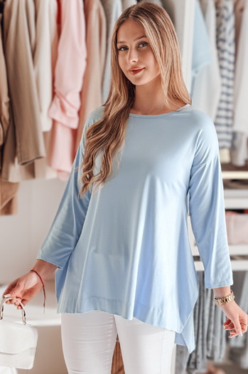 Bluzka damska masełko oversize z wisiorkiem COMFILA błękitna Dstreet RY2788