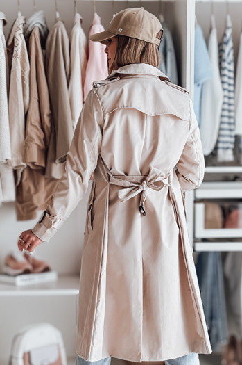 Płaszcz damski długi z paskiem SLIMFOTA biały Dstreet NY0745