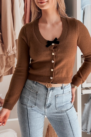 Sweter damskie krótki one size z kokardką LAMURE brązowy Dstreet MY2472