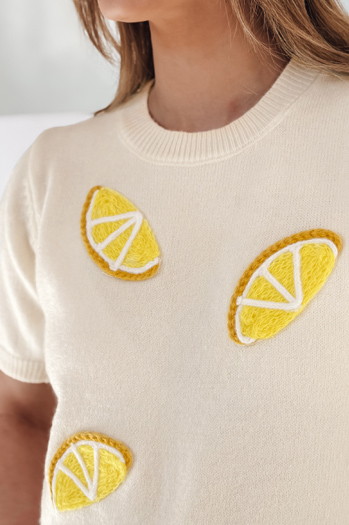 Sweter damskie oversize z cytrynami CYTRYNKA beżowy Dstreet MY2476