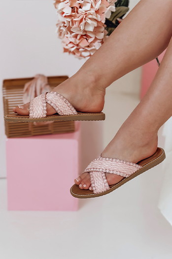 Klapki damskie słomkowe SOLINIA różowe Dstreet ZY0924