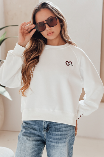 Bluza damska oversize z haftem serc MONLOVE biała Dstreet BY1507