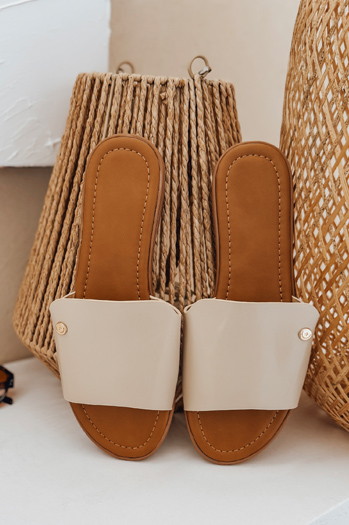 Klapki damskie CHICBASE  beżowe Dstreet ZY0937