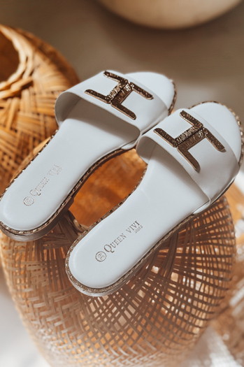 Klapki damskie GOLDISH białe Dstreet ZY0940