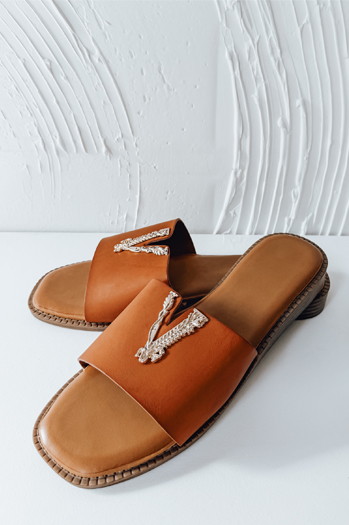 Klapki damskie SOLVINA kamelowe Dstreet ZY0957