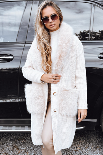 Płaszcz damski z futerkiem beżowy Dstreet TY5278