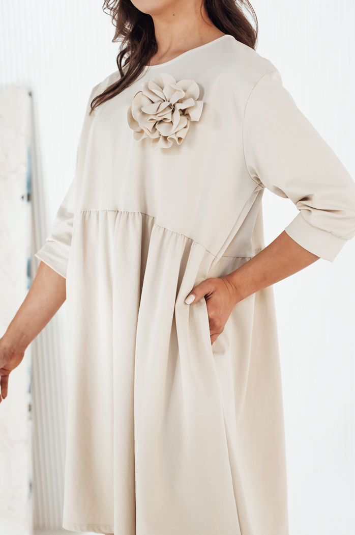 Sukienka NALERA beżowa Dstreet EY2460