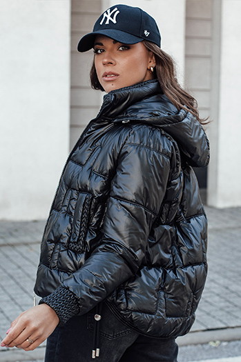 Kurtka zimowa damska FASHWARM krótka pikowana z kapturem czarna Dstreet TY4640