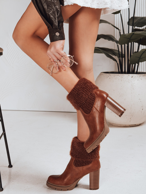 Botki damskie na obcasie kamelowe Dstreet ZY1310