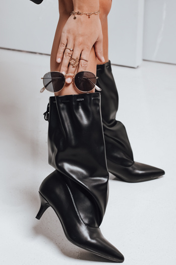 Kozaki damskie z marszczoną cholewką czarne Dstreet ZY1136