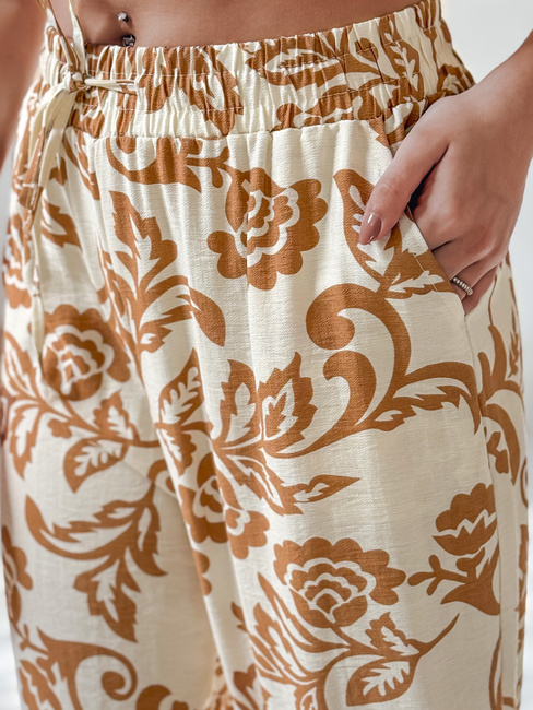 Spodnie damskie wide leg w kwiaty LOVEGARDEN kamelowe Dstreet UY2657