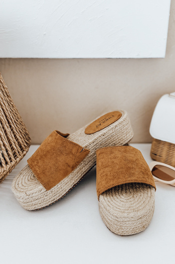 Klapki damskie SUMMERRY kamelowe Dstreet ZY0986