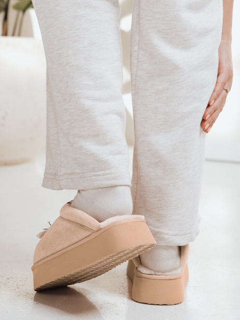 Klapki damskie ocieplane jasnobeżowe Dstreet ZY1300