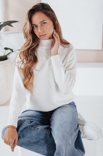 Sweter damski półgolf biały Dstreet MY2531