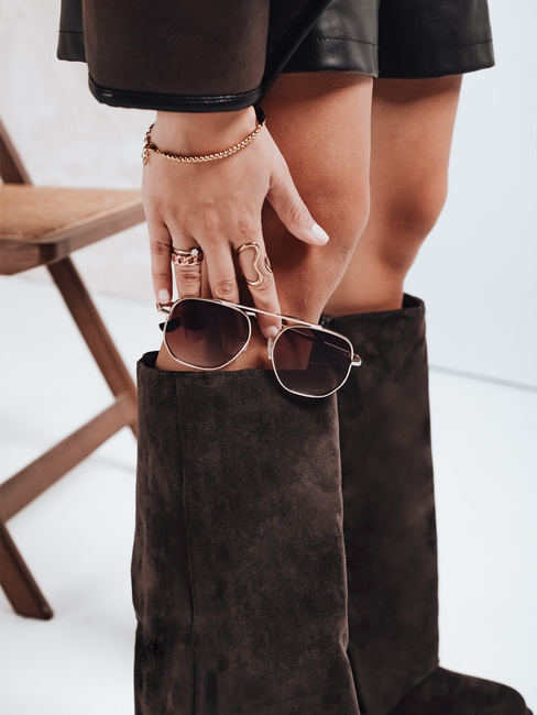 Kozaki damskie z szeroką cholewką zamszowe brązowe Dstreet ZY1170