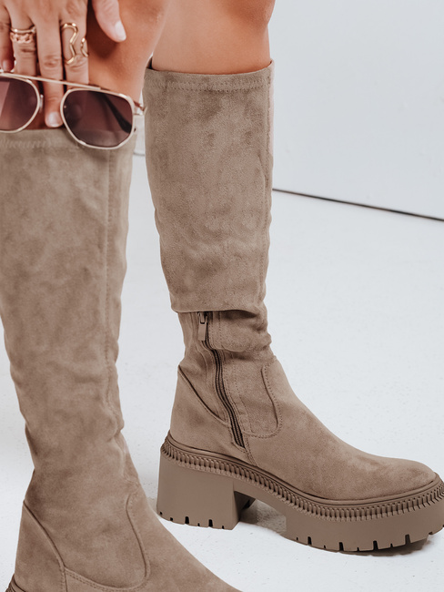 Kozaki damskie zamszowe na grubej podeszwie beżowe Dstreet ZY1167