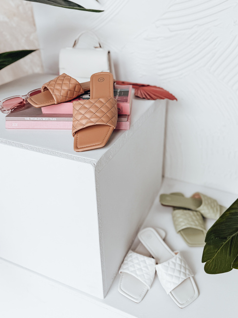 Klapki damskie SATELIVA beżowe Dstreet ZY0972