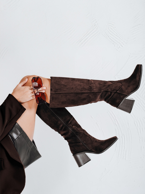 Kozaki damskie zamszowe brązowe Dstreet ZY1157