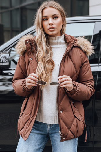 Kurtka damska zimowa pikowana z kapturem brązowa Dstreet TY5231