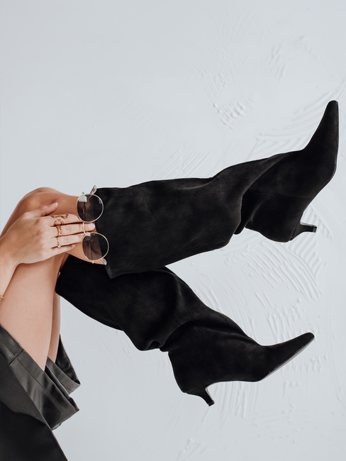 Kozaki damskie z szeroką cholewką zamszowe czarne Dstreet ZY1187