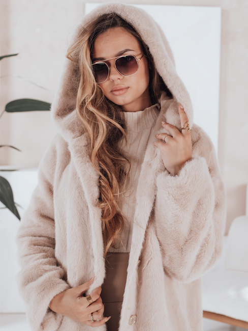 Płaszcz damski futerkowy HELLOCHIC długi beżowy Dstreet TY4987