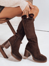 Kozaki damskie zamszowe na słupku brązowe Dstreet ZY1209