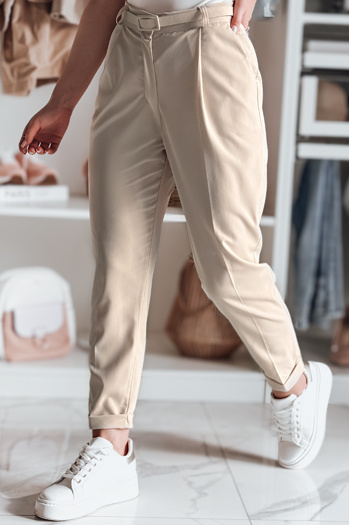 Casualowe spodnie damskie plisowane z paskiem PLISSO beżowe Dstreet UY2516