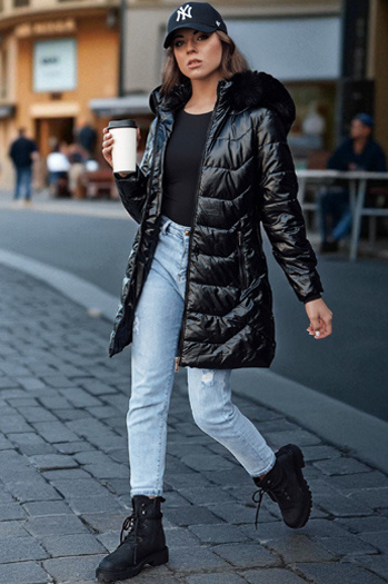 Kurtka zimowa damska pikowana z futerkiem SHINE czarna Dstreet TY4483