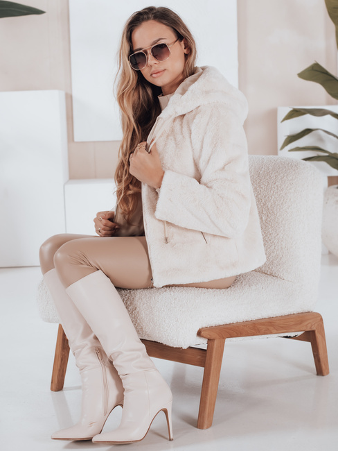 Płaszcz damski krótki ELMIRIS beżowy futerkowy Dstreet TY4994