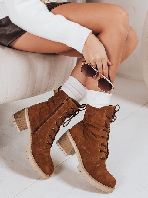 Botki damskie zamszowe sznurowane kamelowe Dstreet ZY1236