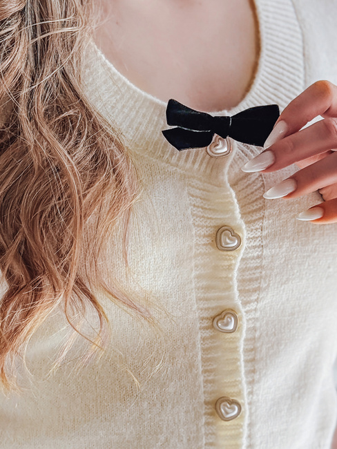 Sweter damskie krótki one size z kokardką LAMURE ecru Dstreet MY2474