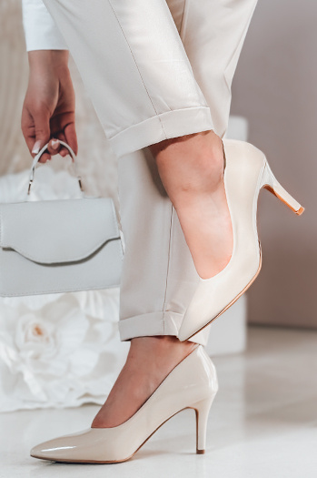 Szpilki damskie na obcasie CRANTIK beżowe Dstreet ZY0746