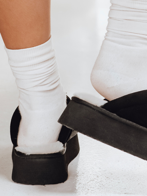 Klapki damskie ocieplane czarne Dstreet ZY1259