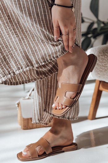 Klapki damskie z wycięciami KLASSINO khaki Dstreet ZY0881