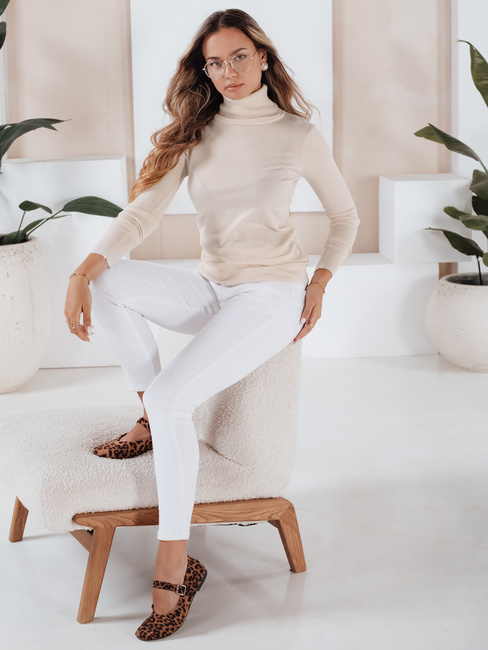 Damski sweter z golfem VANORIA kremowy Dstreet MY2487